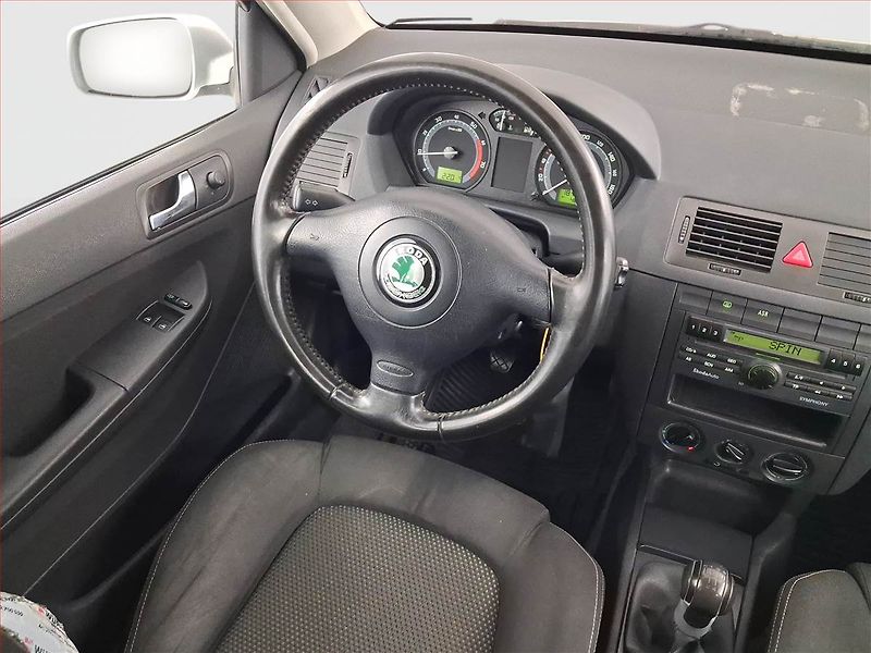 Škoda Fabia (2005) Sportline 1.4 16V, po STK - fotka 7 z 15
