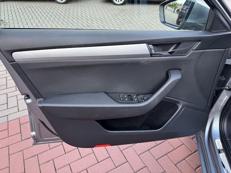 Škoda Superb (2019) 1.5TSi Xenony Navi Panorama - fotka 26 z 50