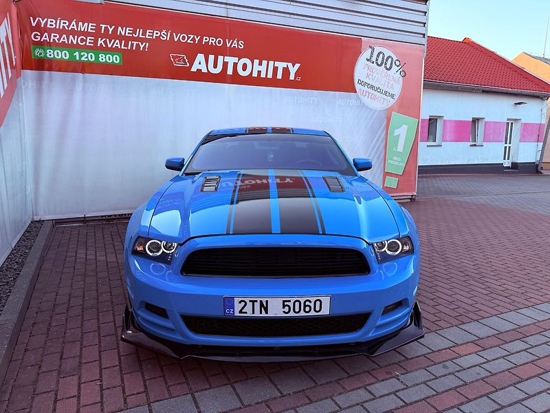 Ford Mustang 5.0 GT Manuál - fotka 2 z 23