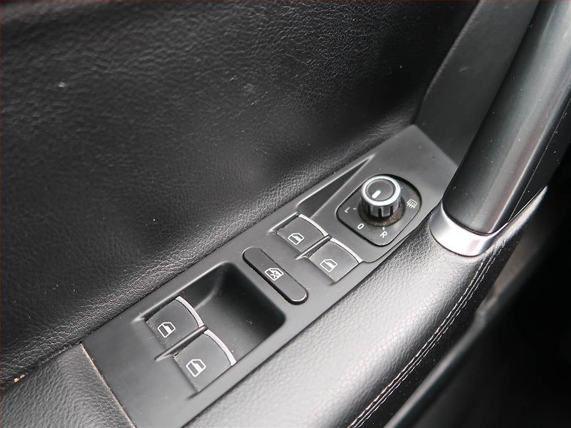 Volkswagen Passat (2011) 2.0 TDI, Xenony, Tempomat - fotka 17 z 19