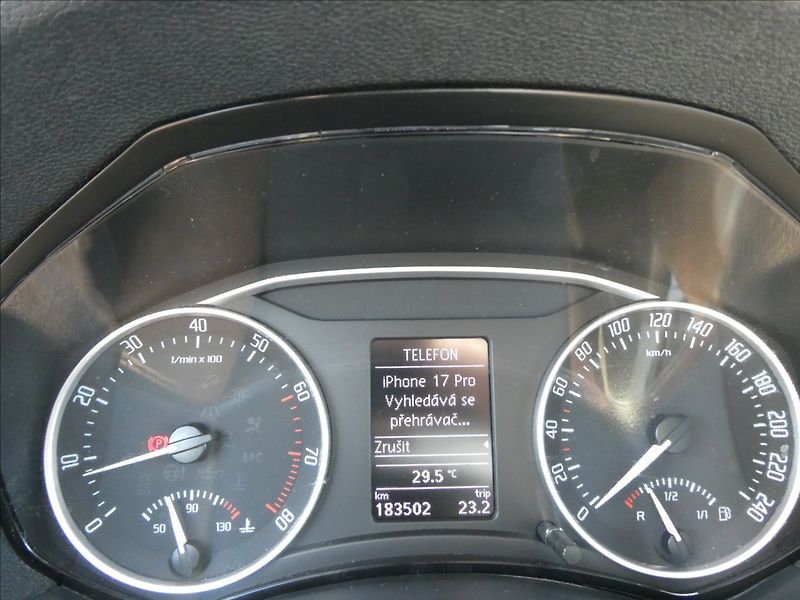 Škoda Octavia 1,4 TSi 90kW po servise, závěs - fotka 37 z 45