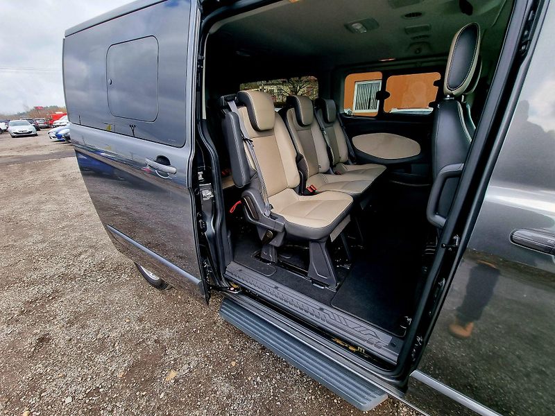 Ford Tourneo Custom (2017) 2,0 TDCi 96kW L2 Titanium,8.mí - fotka 20 z 23
