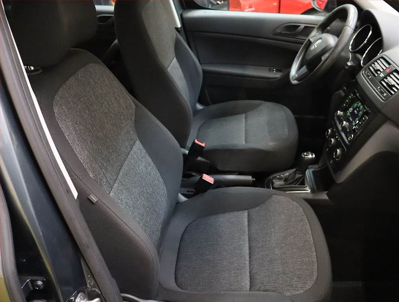 Škoda Yeti (2014) Ambition 1.2 TSI, Automat, ČR - fotka 9 z 16