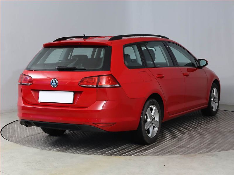 Volkswagen Golf (2015) 1.6 TDI, Automat, Navi - fotka 5 z 14