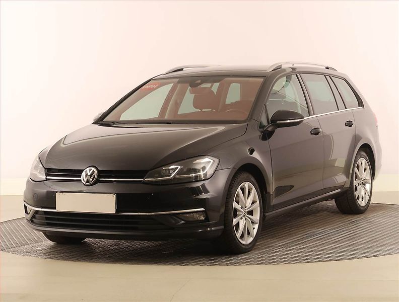 Volkswagen Golf (2018) 1.5 TSI, Automat, Serv.kniha - fotka 2 z 18