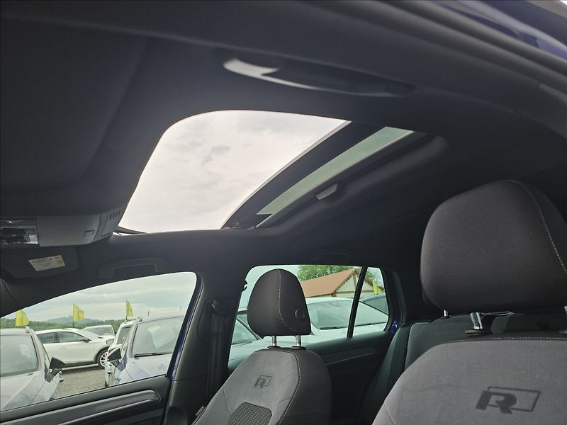 Volkswagen Golf VII 1,4TSi R-Line NAVI ALU - fotka 28 z 43