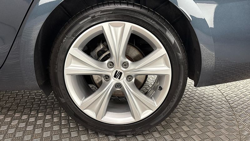 Seat Leon 2.0 TDI DSG FR Sportstourer - fotka 19 z 27