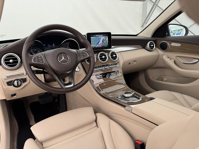 Mercedes-Benz Třídy C 250d*150kw*4x4*9-G*CZ*AMG* - fotka 16 z 45