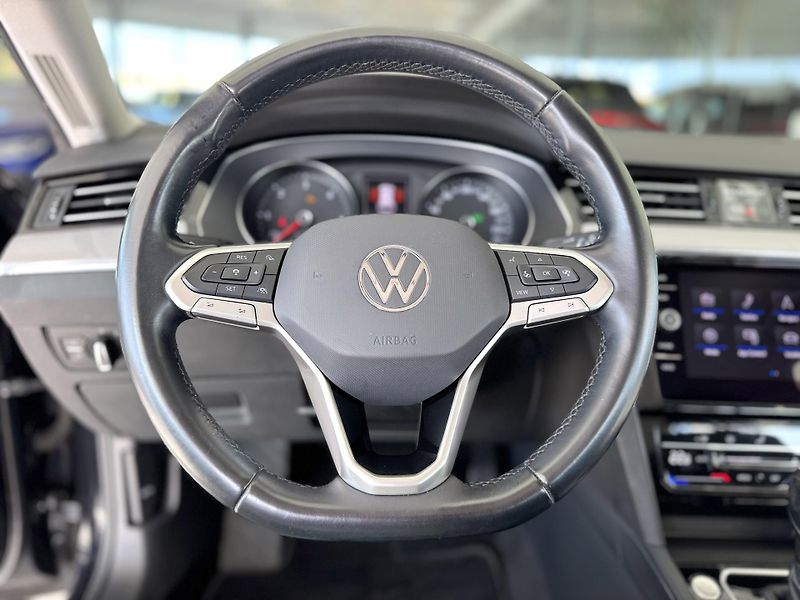 Volkswagen Passat 2,0TDI DSG*Navi*Distronic*DPH - fotka 10 z 34