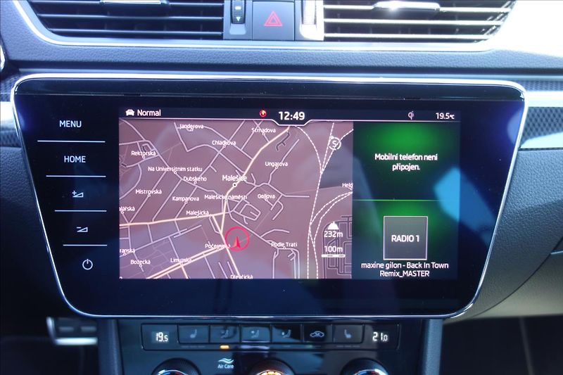 Škoda Superb 2,0 TDi,SERV.KN.,SPORTLINE,DSG - fotka 27 z 49