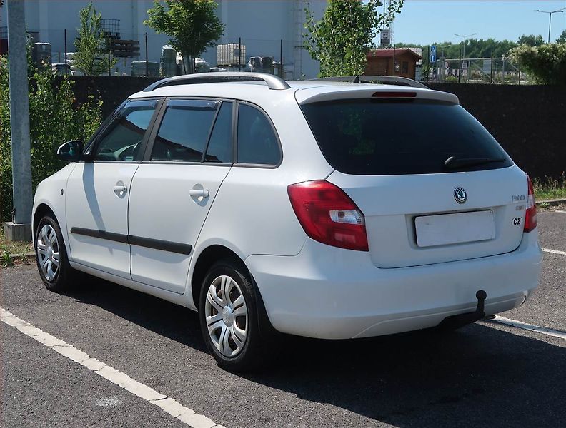 Škoda Fabia (2012) 1.6 TDI, po STK, Tažné - fotka 4 z 14