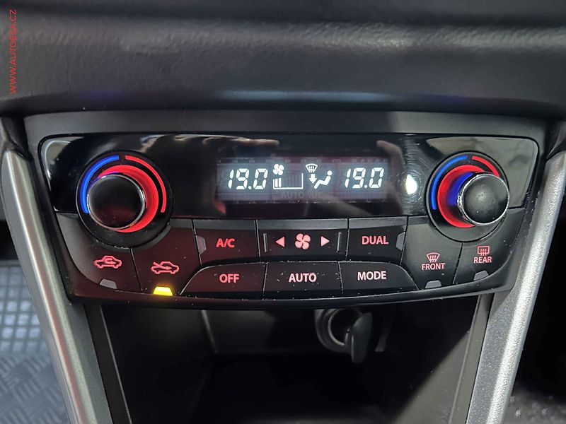 Suzuki SX4 (2015) 1.6VVT 4x4, 1.maj,ČR, Ele - fotka 13 z 15