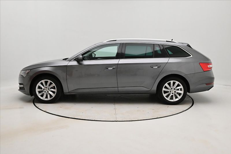 Škoda Superb 2,0 TDI 110kW DSG NAVIGACE Zár - fotka 8 z 30
