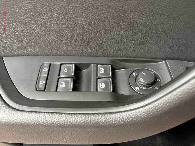 Škoda Superb (2019) 2.0 TDi 4x4, Style, DSG, - fotka 12 z 17