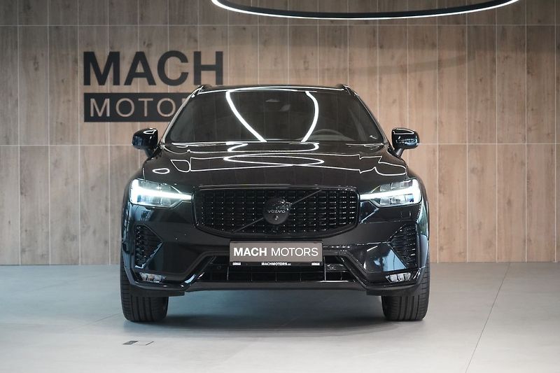 Volvo XC60 B5 Plus Black Edition, 360° - fotka 3 z 44