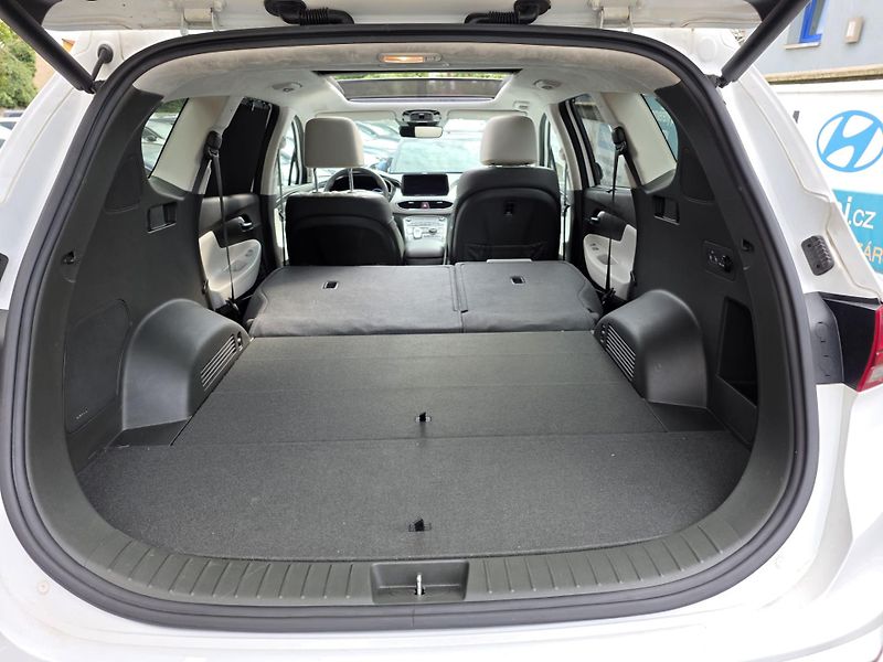 Hyundai Santa Fe 1.6-HYBRID-PREMIUM-PANORAMA - fotka 42 z 44