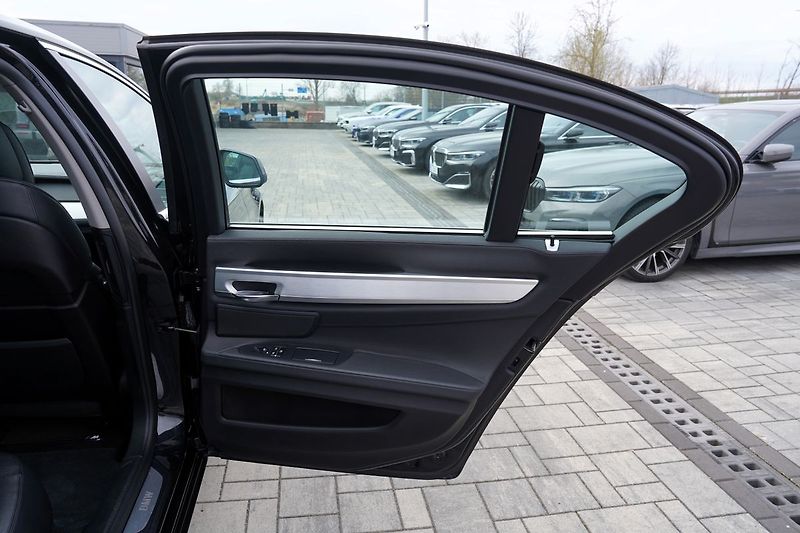 BMW Řada 7 730d  NEPOJÍZDNÉ, - fotka 19 z 45