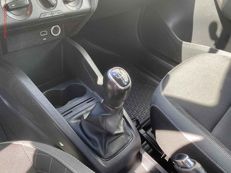 Škoda Fabia (2019) 1.0 TSi, 1.maj,ČR, Ambition - fotka 16 z 16
