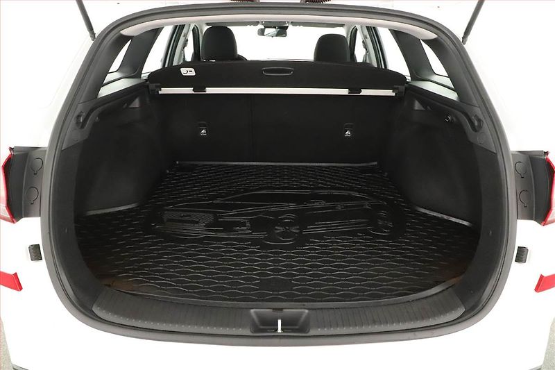 Hyundai i30 (2017) 1.0 T-GDI, Tempomat - fotka 10 z 16