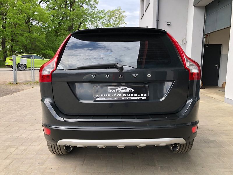 Volvo XC60 (2010) 2.4 D5 AWD - fotka 6 z 33