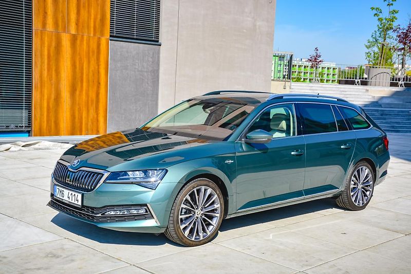 Škoda Superb (2023) L&K 2,0 TDI 147 kW 7-st aut 4x - fotka 18 z 66