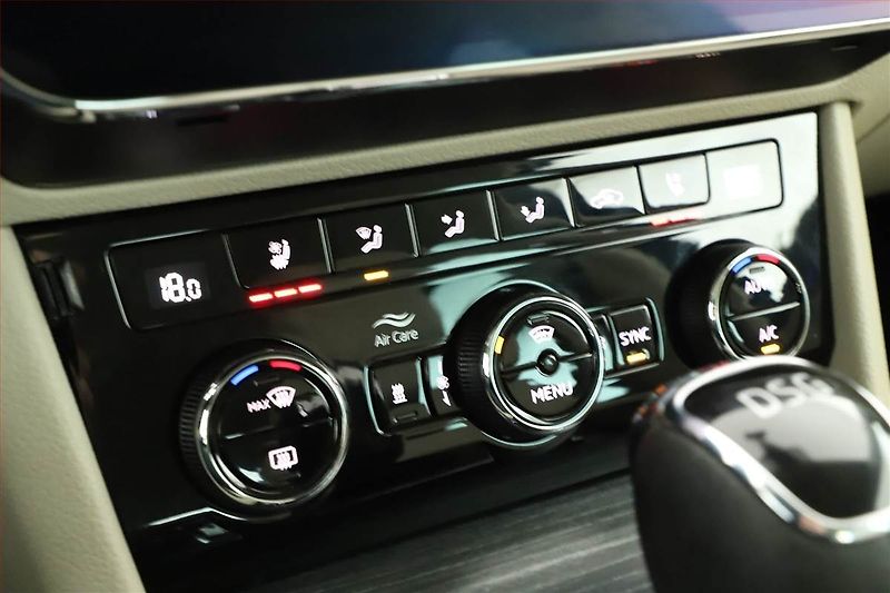 Škoda Superb (2020) iV 1.4 TSI PHEV, ČR, AUTOMAT - fotka 14 z 25