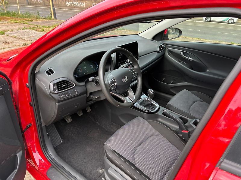 Hyundai i30 1.0 T-GDi 74 kW Comfort ČR DPH - fotka 11 z 23