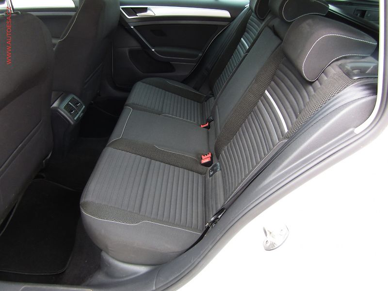 Volkswagen Golf (2014) 1.6 TDi 4x4, CUP, navi - fotka 10 z 17
