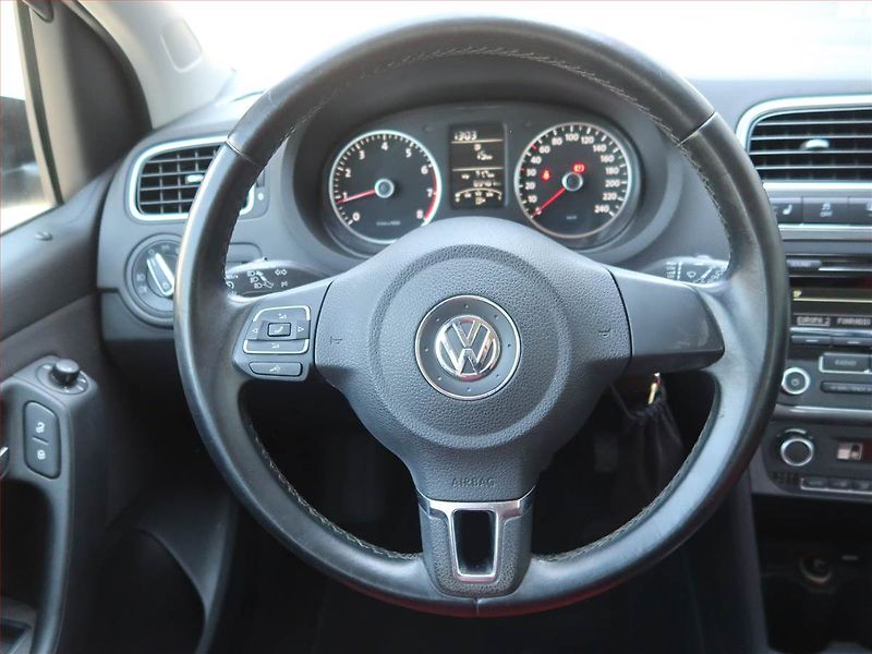 Volkswagen Polo (2014) 1.2 TSI, Tempomat - fotka 15 z 17