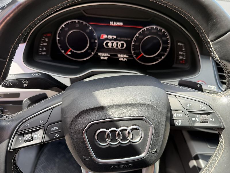 Audi SQ7 (2017) V8 4.0 TDI 320 KW (435 PS) - fotka 18 z 34