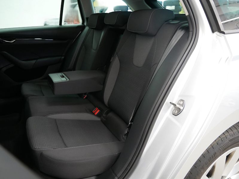 Škoda Octavia - fotka 25 z 27