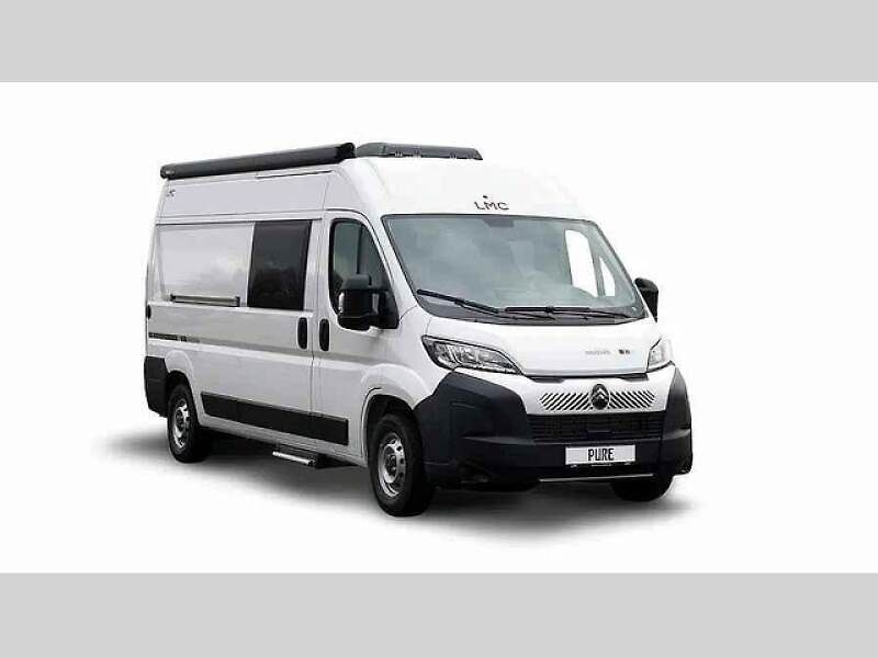 Kompaktní campervan LMC Innovan Pure 600 nabízí prostor pro tříčlennou rodinu.