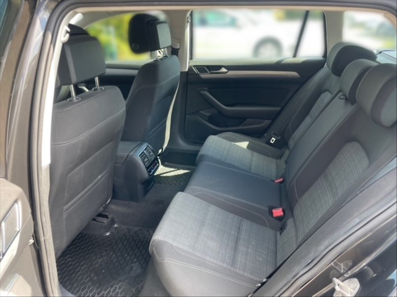 Volkswagen Passat 1,5 TSI Business DSG - fotka 8 z 11