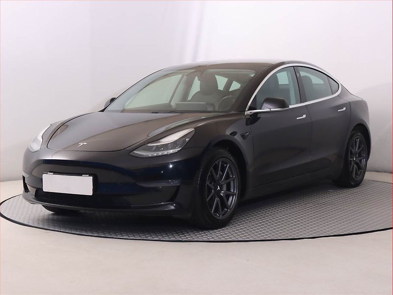 Tesla Model 3 (2019) Std Range Plus 52kWh, SoH 80% - fotka 2 z 25