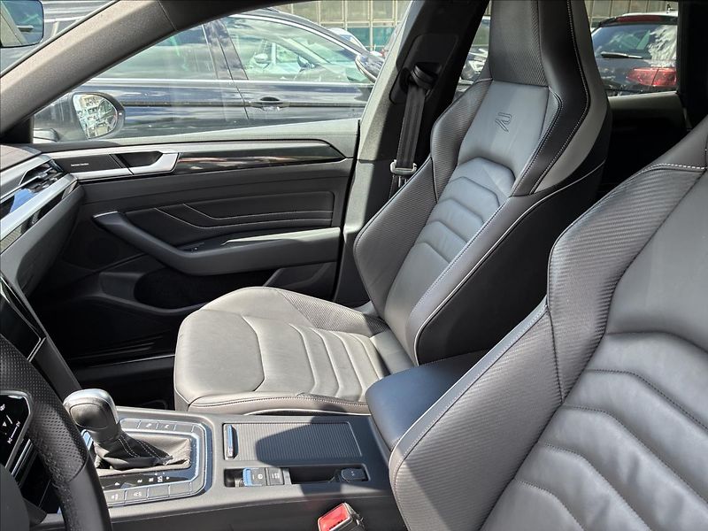 Volkswagen Arteon 2,0 TSI 206 KW,R-LINE,KŮŽE - fotka 10 z 31