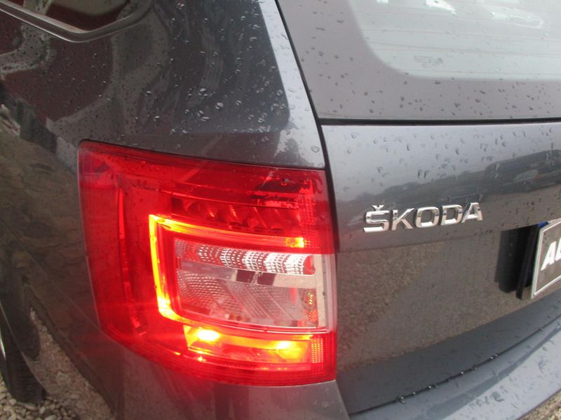 Škoda Octavia 1.6 TDi  - fotka 30 z 31