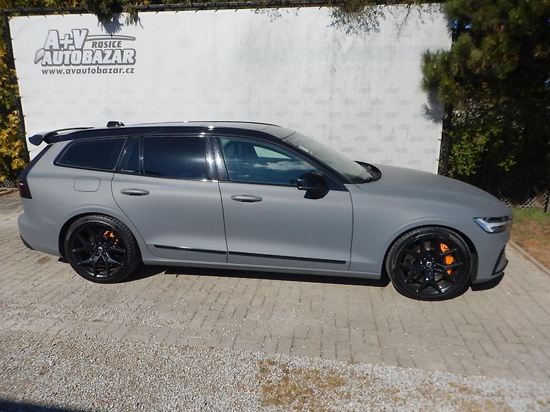 Volvo V60 T8 POLESTAR ENGINEERED - fotka 6 z 29