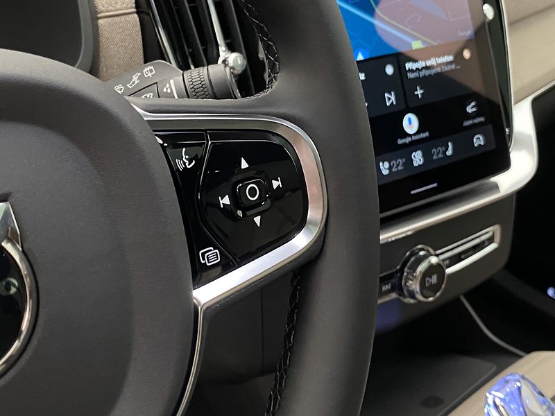 Volvo XC90 (2026) T8 AWD Plug-in BRIGHT PLUS 7m - fotka 28 z 71