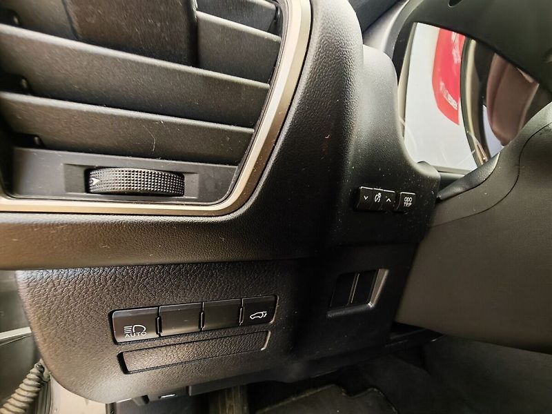 Lexus NX 300h 300h AWD PRESTIEGE SAFETY - fotka 27 z 43