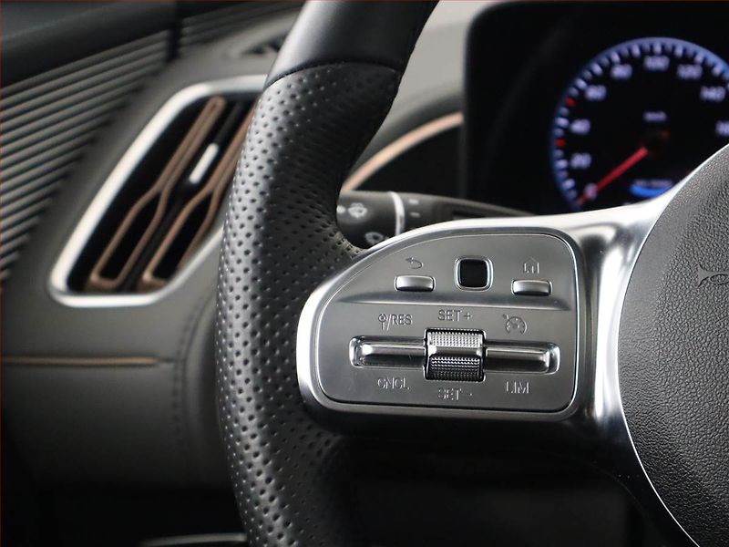Mercedes-Benz EQC (2022) 400 4MATIC, SoH 98% - fotka 17 z 27