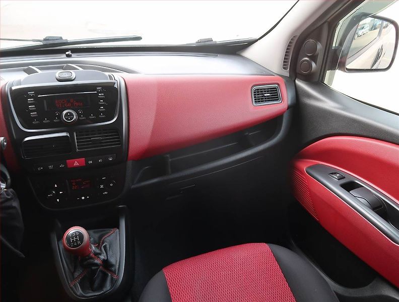 Fiat Dobló (2010) 1.3 MultiJet, 5Míst - fotka 8 z 21