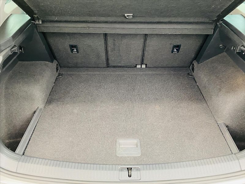 Volkswagen Tiguan 2,0 TDI DSG 110 kW COMFORTLINE - fotka 23 z 27