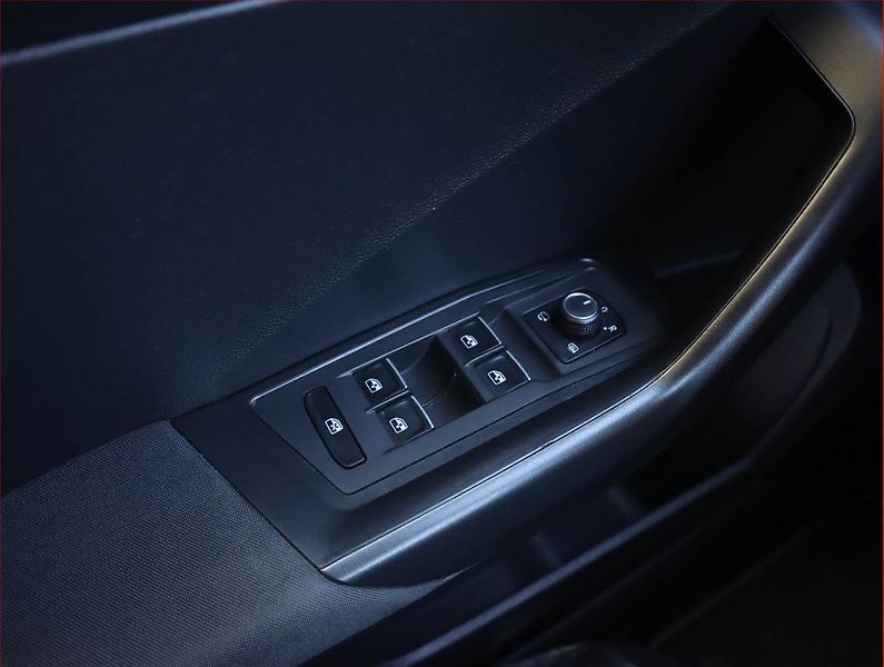 Volkswagen T-Roc (2019) 2.0 TDI, Automat, Kůže, Navi - fotka 20 z 22