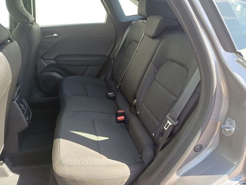 Mitsubishi Grandis INVITE+ 1.3 DI-T MILD HYBRID 1 - fotka 16 z 21