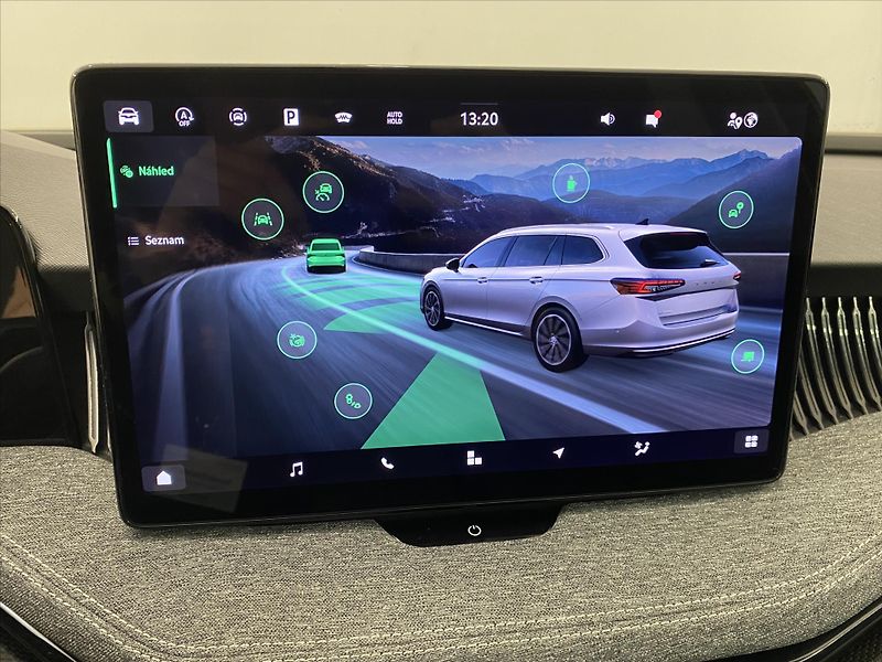Škoda Superb 2,0 TDI 110kW DSG Selection - fotka 14 z 30