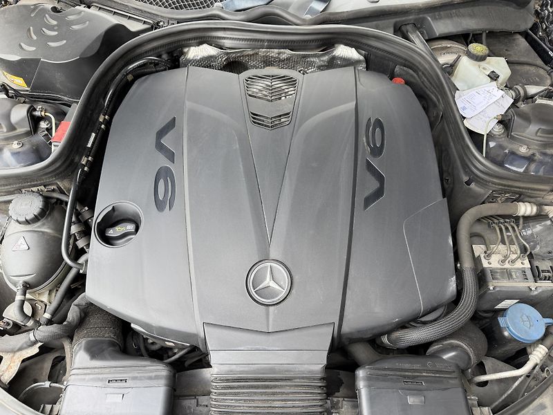 Mercedes-Benz CLS 350 CDI 7G LED NAVI H/K KAMERA - fotka 45 z 45