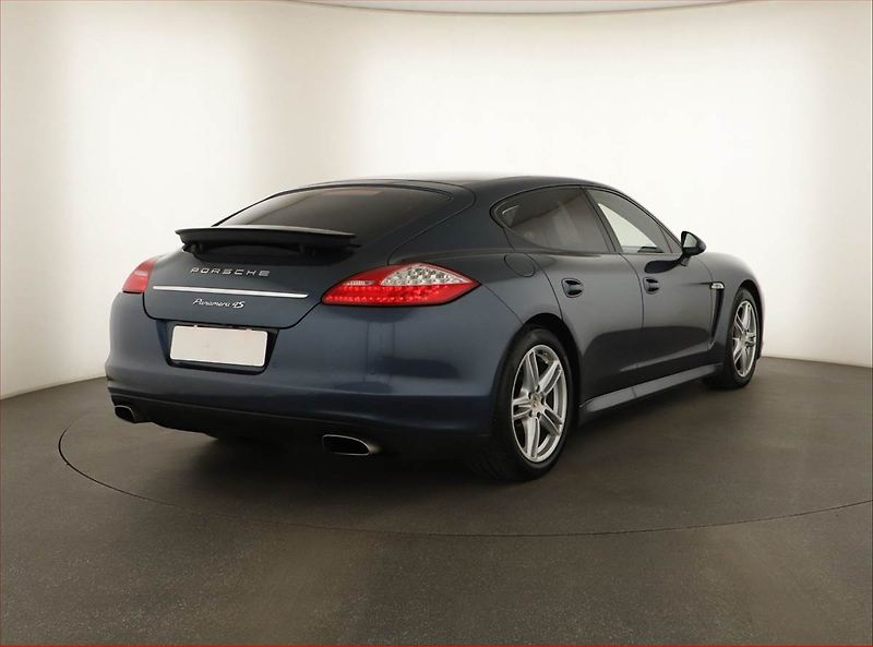 Porsche Panamera (2011) V6 - fotka 5 z 19
