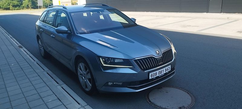 Škoda Superb 1.4TSi, 4x4 volat-608 081 843 - fotka 1 z 14