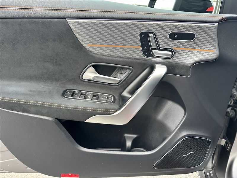 Mercedes-Benz Třídy A Mercedes AMG A 45 S 4MATIC+ - fotka 12 z 13
