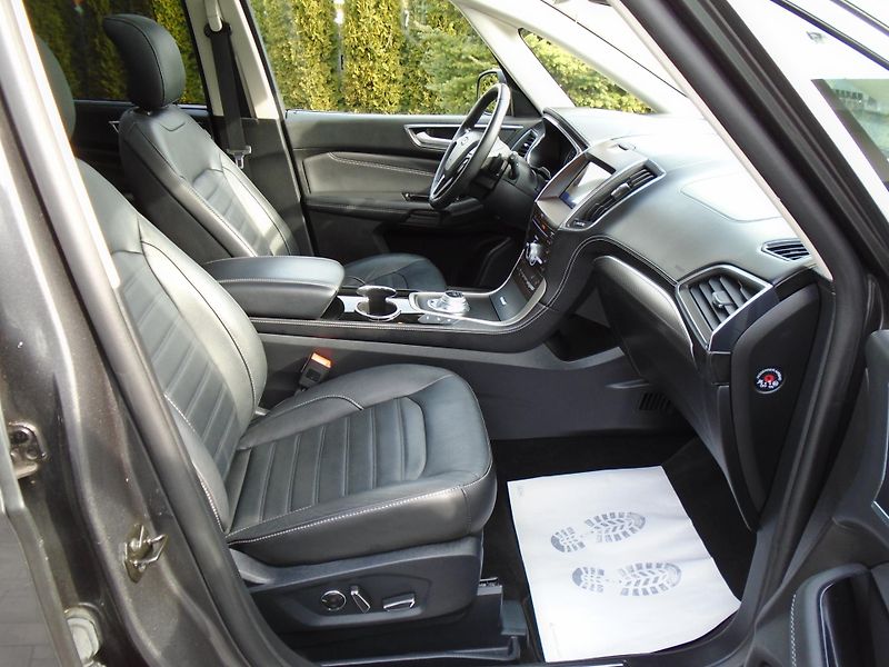 Ford Galaxy 2,0EcoBlue 140kW AWD Vignale  - fotka 38 z 50